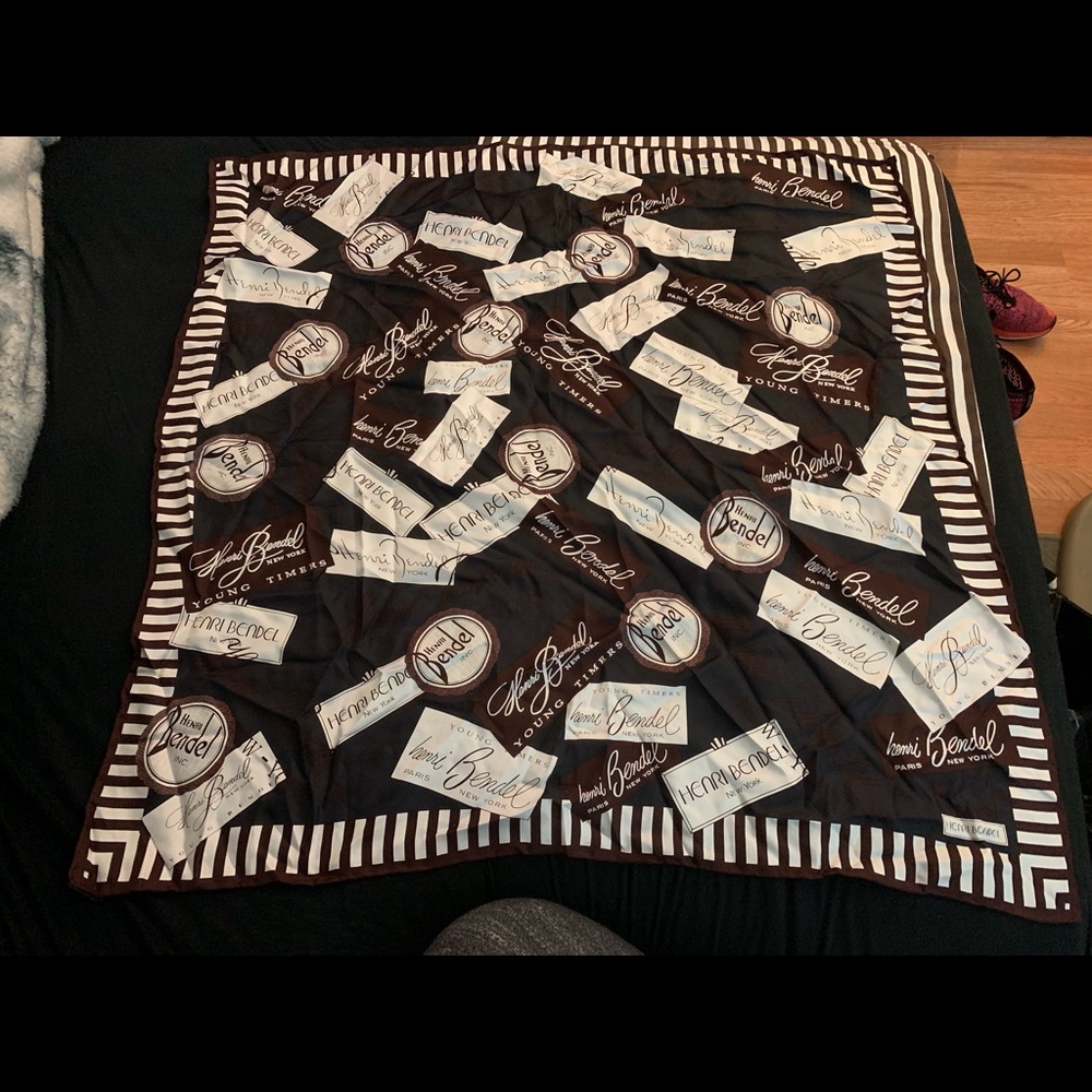 Henri Bendel Label Print Scarf NWT